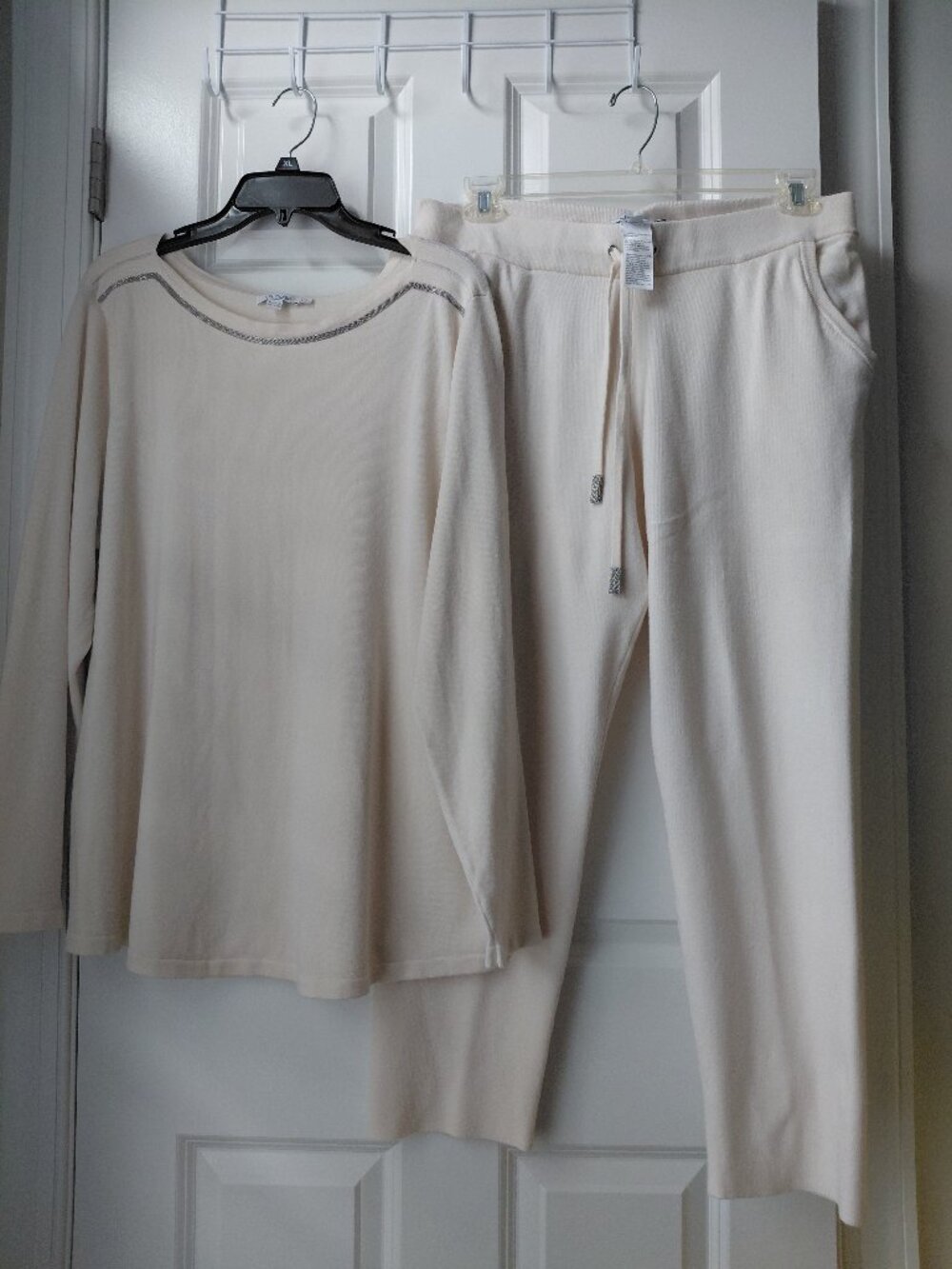Casual knit pants and tunic